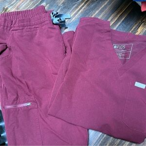 Figs Burgundy Scrub Set